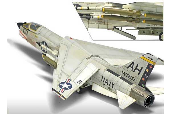 F-8E  VF-162 "The Hunters"  (Academy 12521) 1/72