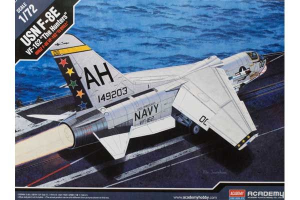F-8E  VF-162 "The Hunters"  (Academy 12521) 1/72 F-8E  VF-162 "The Hunters"  (Academy 12521) 1/72