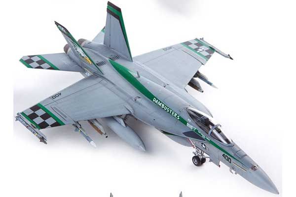 F/A-18E VFA-195 "Chippy Ho" (Academy 12565) 1/72