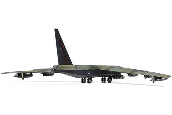 B-52D Stratofortress (Academy 12632) 1/144