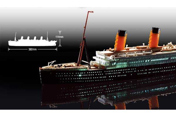 R.M.S.Titanic з набором LED підсвітки (Academy 14220) 1/700