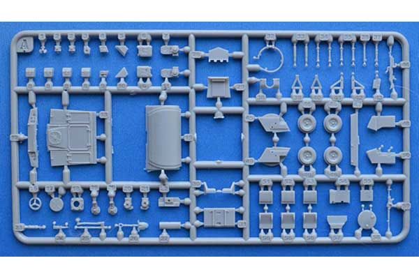 Французський бронеавтомобіль VBL з ПЗРК Mistral (ACE 72423) 1/72