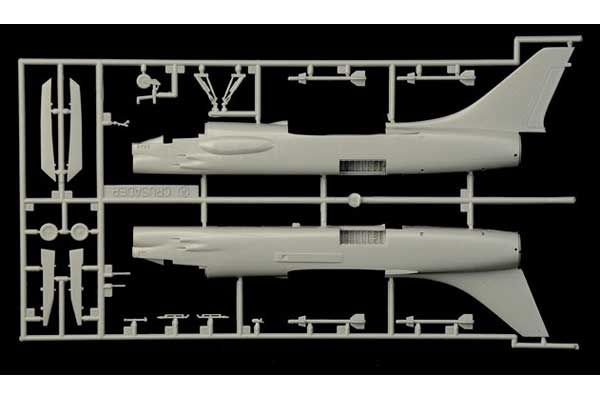 F-8E Crusader (ITALERI 1456) 1/72