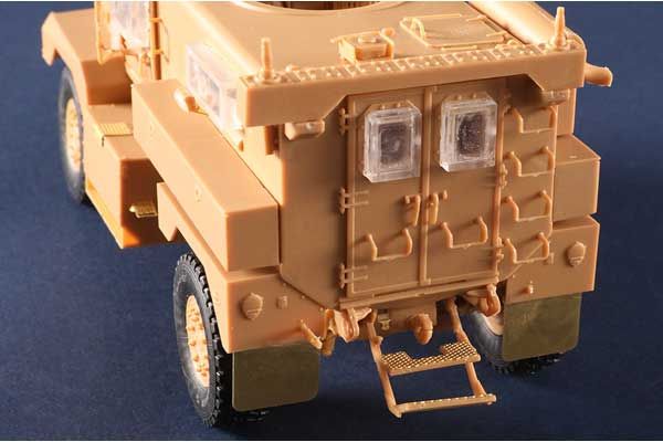 Cougar H A1 4X4 MRAP (Hobby Boss 80156) 1/35