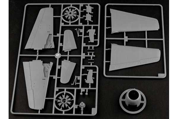 F8F-1 Bearcat (Hobby Boss 80356) 1/48