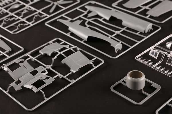 F4U-1A/2 Corsair (2 in 1) (Hobby Boss 81788) 1/48