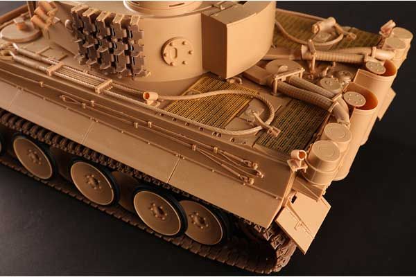 Pz.Kpfw. VI Tiger 1- Early (Hobby Boss 82607) 1/16