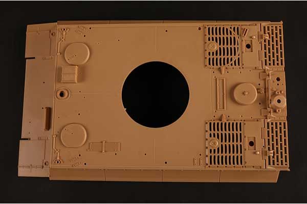 Pz.Kpfw. VI Tiger 1- Early (Hobby Boss 82607) 1/16