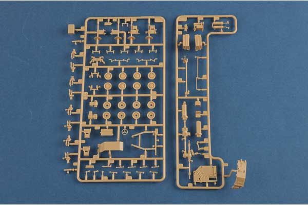 9П117М1 c ракетой Р-17 комплекса 9К72 «Эльбрус» (Scud B) (Hobby Boss 82939) 1/72