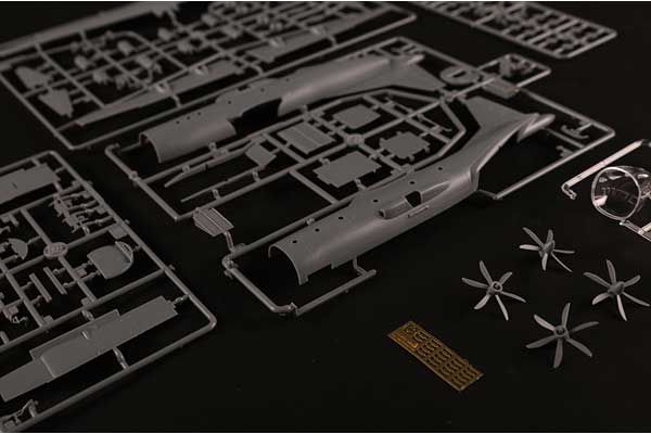 Chinese Y-9 (Hobby Boss 83906) 1/144