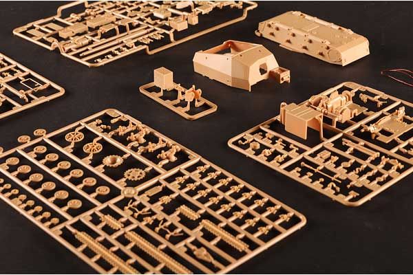 German Pz.Sfl.IVa Dicker Max (Hobby Boss 84835) 1/48