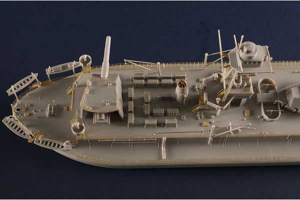 HMS Lord Clive (Hobby boss 86518) 1/350