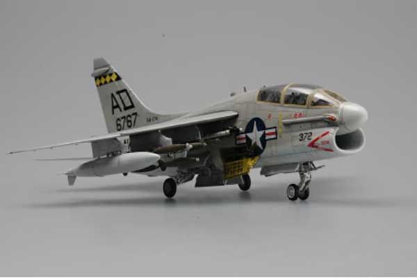 TA-7C CORSAIR II (Hobby Boss 87209) 1/72