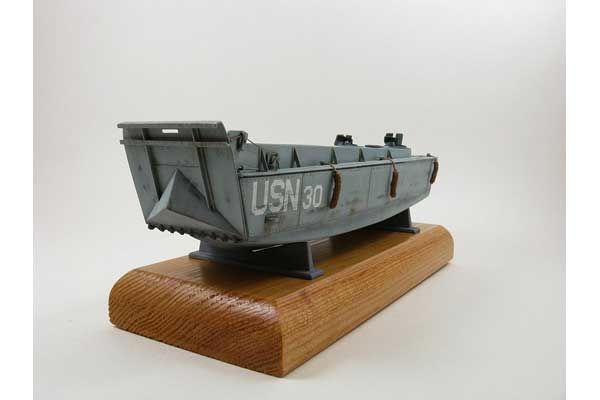 Десантный катер LCVP с екипажем (Heller 79995) 1/72