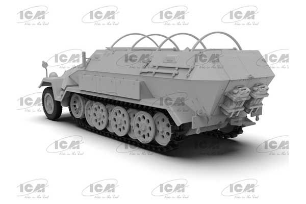 Krankenpanzerwagen Sd.Kfz.251/8 Ausf.A (ICM 35113) 1/35