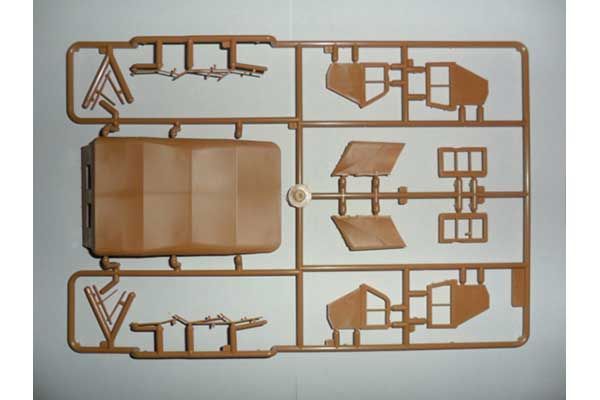 L1500A  с подъемным тентом (ICM 35529) 1/35