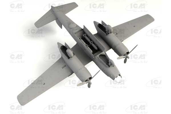 A-26С-15 Invader з пілотами та наземним персоналом (ICM 48288) 1/48