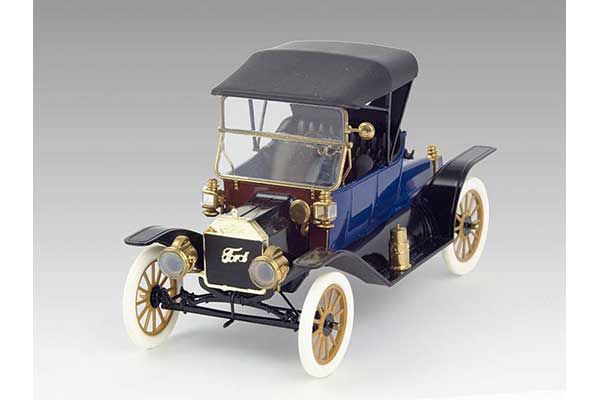 Ford Model T 1913 Roadster  (ICM 24001) 1/24