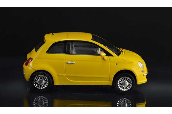 FIAT 500 (2007) (ITALERI 3647) 1/24