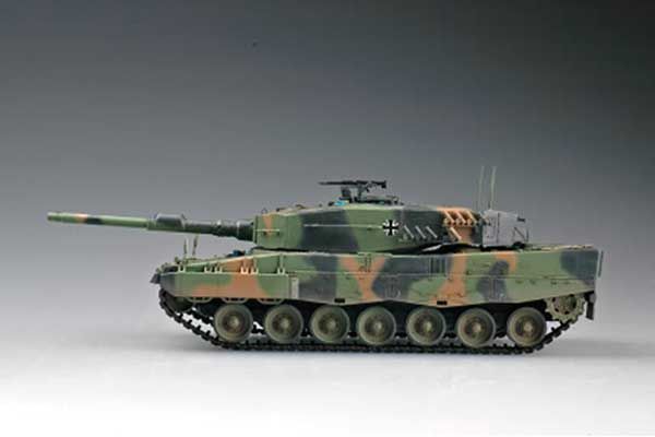 Leopard 2 A4 (Hobby Boss 82401) 1/35