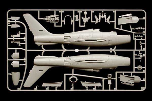 Republic F-84F Thunderstreak (ITALERI 2682) 1/48