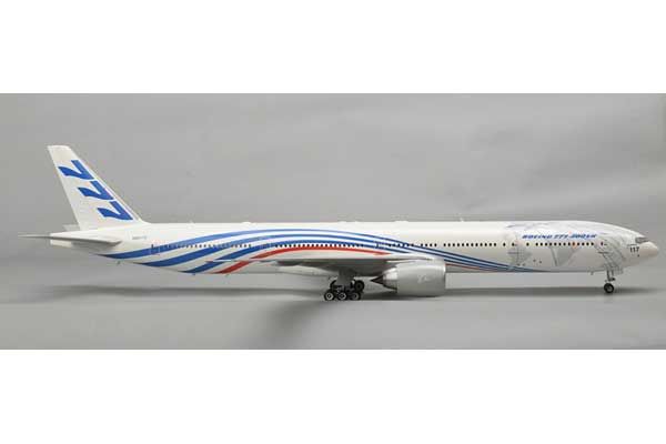 Boeing 777-300 (ZVEZDA 7012) 1/144