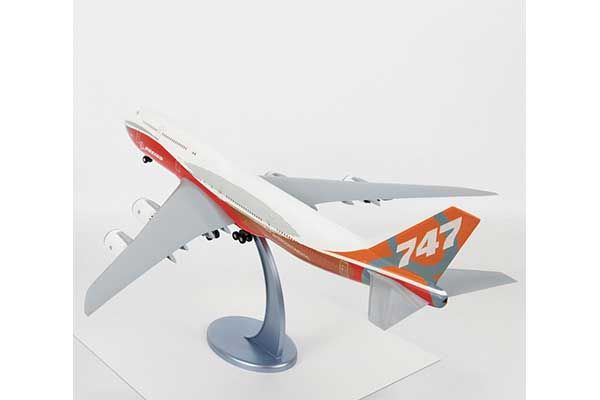 Boeing 747-8 (Zvezda 7010) 1/144