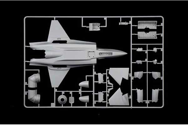 JSF Program X-32A and X-35B (ITALERI 1419) 1/72