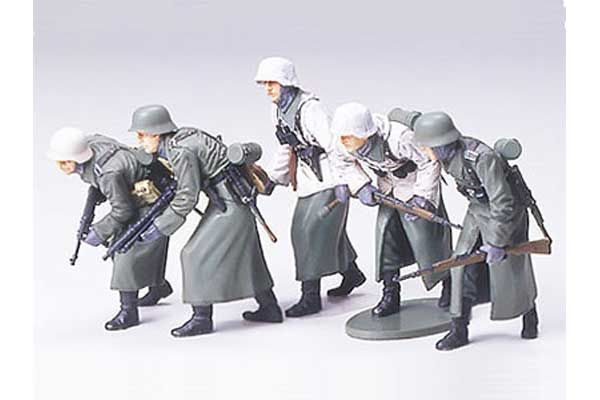Німецька штурмова піхота в зимовій уніформі (Tamiya 35256) 1/35