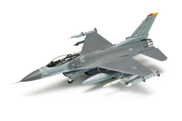 F-16CJ Fighting Falcon з озброєнням (Tamiya 60788) 1/72