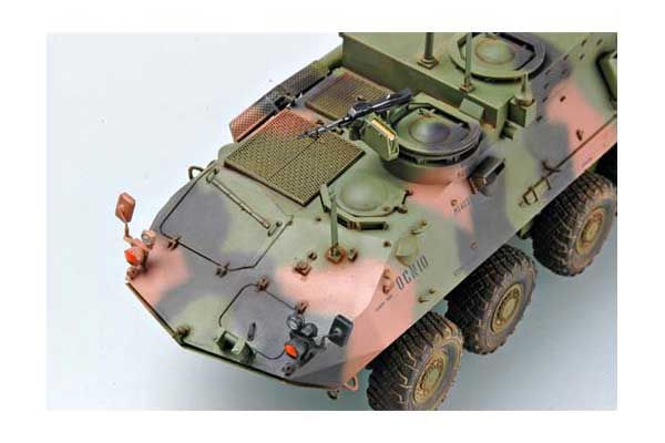 LAV-C2 командирская бронемашина (Trumpeter 00371) 1/35