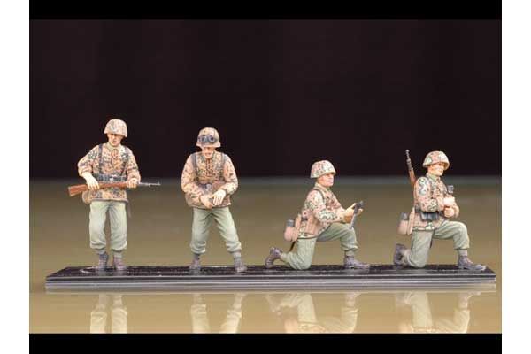 Штурмовая группа WAFFEN SS (Trumpeter 00405) 1/35