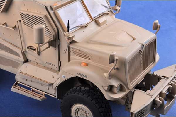 US MaxxPro MRAP (Trumpeter 00931) 1/16