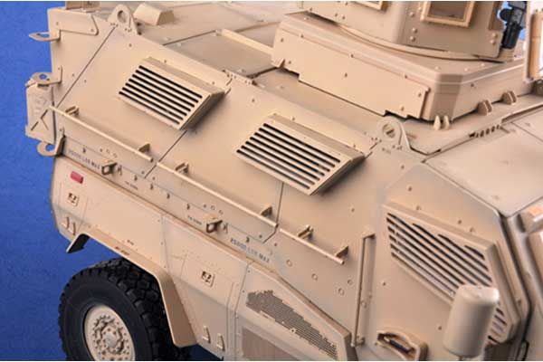 US MaxxPro MRAP (Trumpeter 00931) 1/16