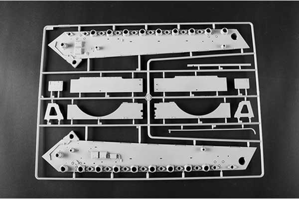 Pz.Kpfw.VI Sd.Kfz.182 Tiger II (Porsche раннего производства Fgst.Nr.280009) (Trumpeter 00948) 1/16