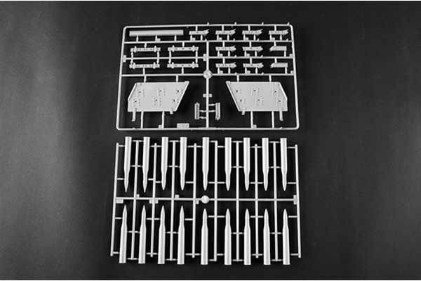 Pz.Kpfw.VI Sd.Kfz.182 Tiger II (Porsche раннего производства Fgst.Nr.280009) (Trumpeter 00948) 1/16