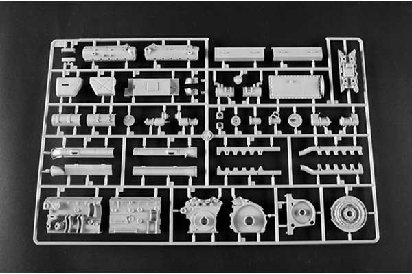 Pz.Kpfw.VI Sd.Kfz.182 Tiger II (Porsche раннего производства Fgst.Nr.280009) (Trumpeter 00948) 1/16