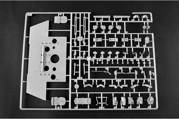 Pz.Kpfw.VI Sd.Kfz.182 Tiger II (Porsche раннего производства Fgst.Nr.280009) (Trumpeter 00948) 1/16