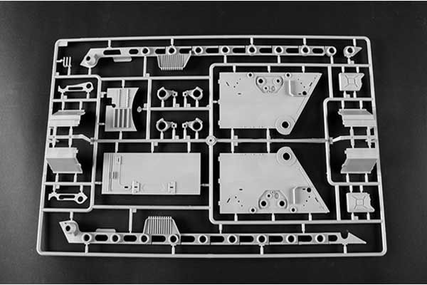 Pz.Kpfw.VI Sd.Kfz.182 Tiger II (Porsche раннего производства Fgst.Nr.280009) (Trumpeter 00948) 1/16