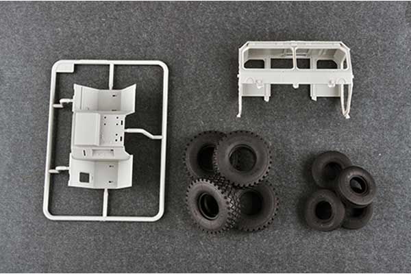 M983A2 HEMTT тягач з M870A1 напівпричепом (Trumpeter 01055) 1/35