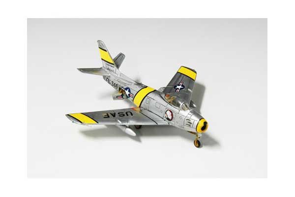 F-86F-30-NA Sabre (Trumpeter 01320) 1/144