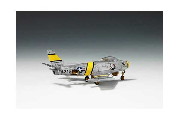 F-86F-30-NA Sabre (Trumpeter 01320) 1/144