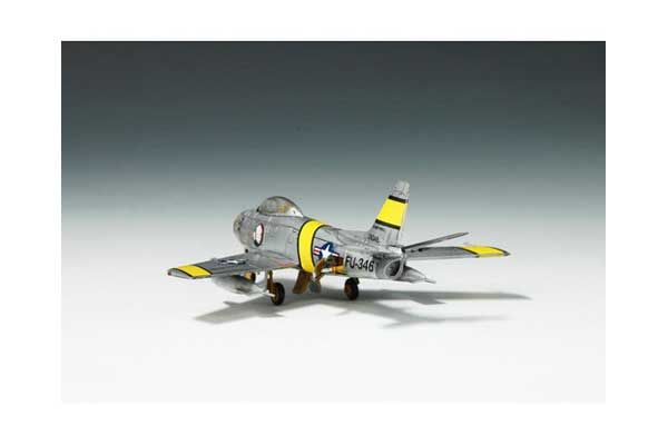 F-86F-30-NA Sabre (Trumpeter 01320) 1/144