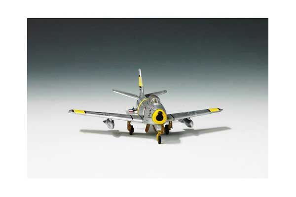 F-86F-30-NA Sabre (Trumpeter 01320) 1/144