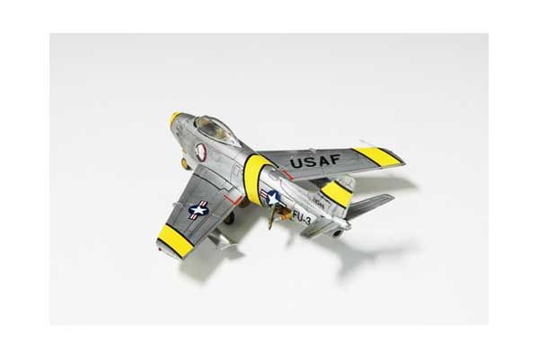 F-86F-30-NA Sabre (Trumpeter 01320) 1/144