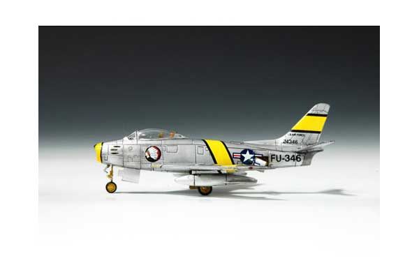 F-86F-30-NA Sabre (Trumpeter 01320) 1/144