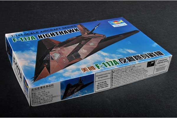 F-117A Nighthawk (Trumpeter 01330) 1/144