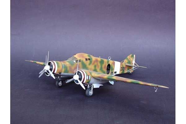 Savoia-Marchetti S.M.79-II Sparviero (Trumpeter 02817) 1/48