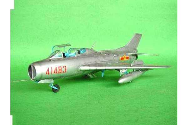 Shenyang FT-6 Trainer (Trumpeter 02208) 1/32