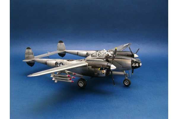 Lockheed P-38L-5-LO lightning (Trumpeter 02227) 1/32